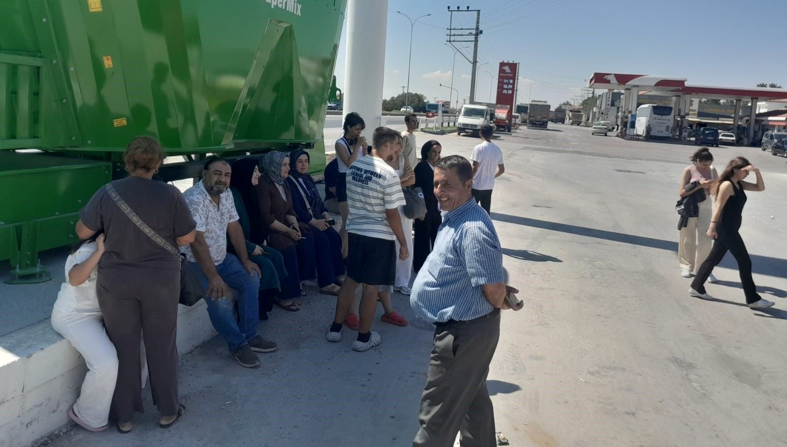 izmir adana seferi cileye dondu otobusun yakiti bitince yolda kaldi huSILQRz