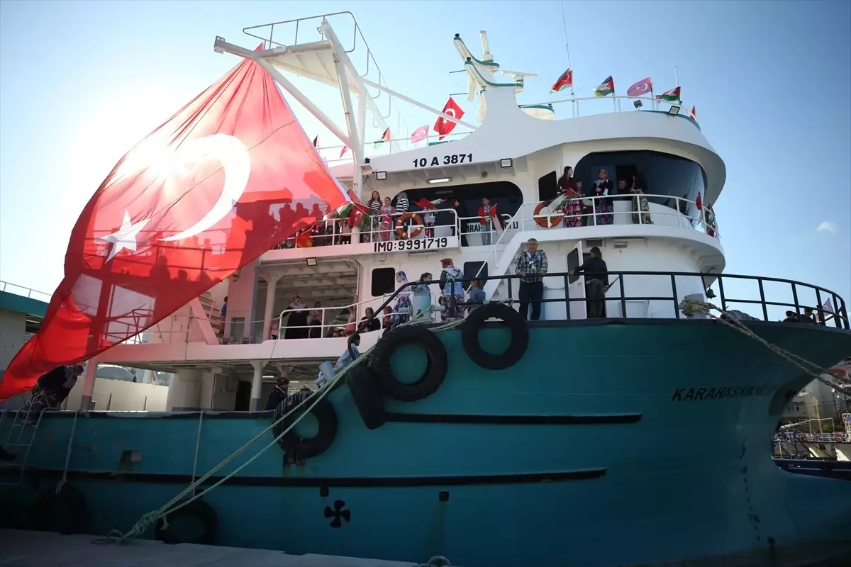 balikesirde denizciler filistin ve kuresel sumud filosuna destek icin marmaraya acildi yqd1M5UF