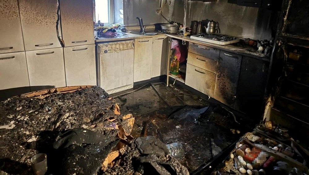 boluda mutfakta baslayan yangin evi yakti 61JcaAJc