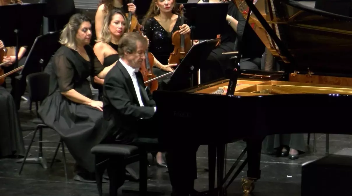 istanbul devlet senfoni orkestrasi 80 yilini coskuyla kutladi sRcjA9aL