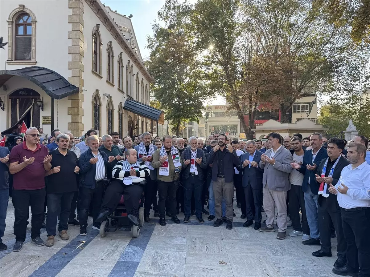 kocaelide filistine destek eylemi uefcQAJ3