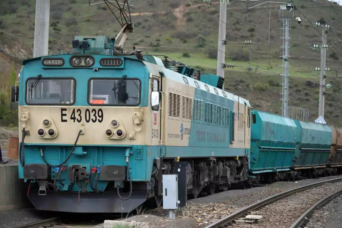 malatya golbasi narli nurdagi demiryolu hatti yeniden hizmete acildi Cfxnhrnd.jpg