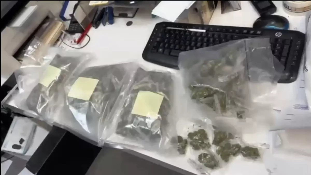 maltepede uyusturucu operasyonu 4 gozalti tTwYkD4v.jpg