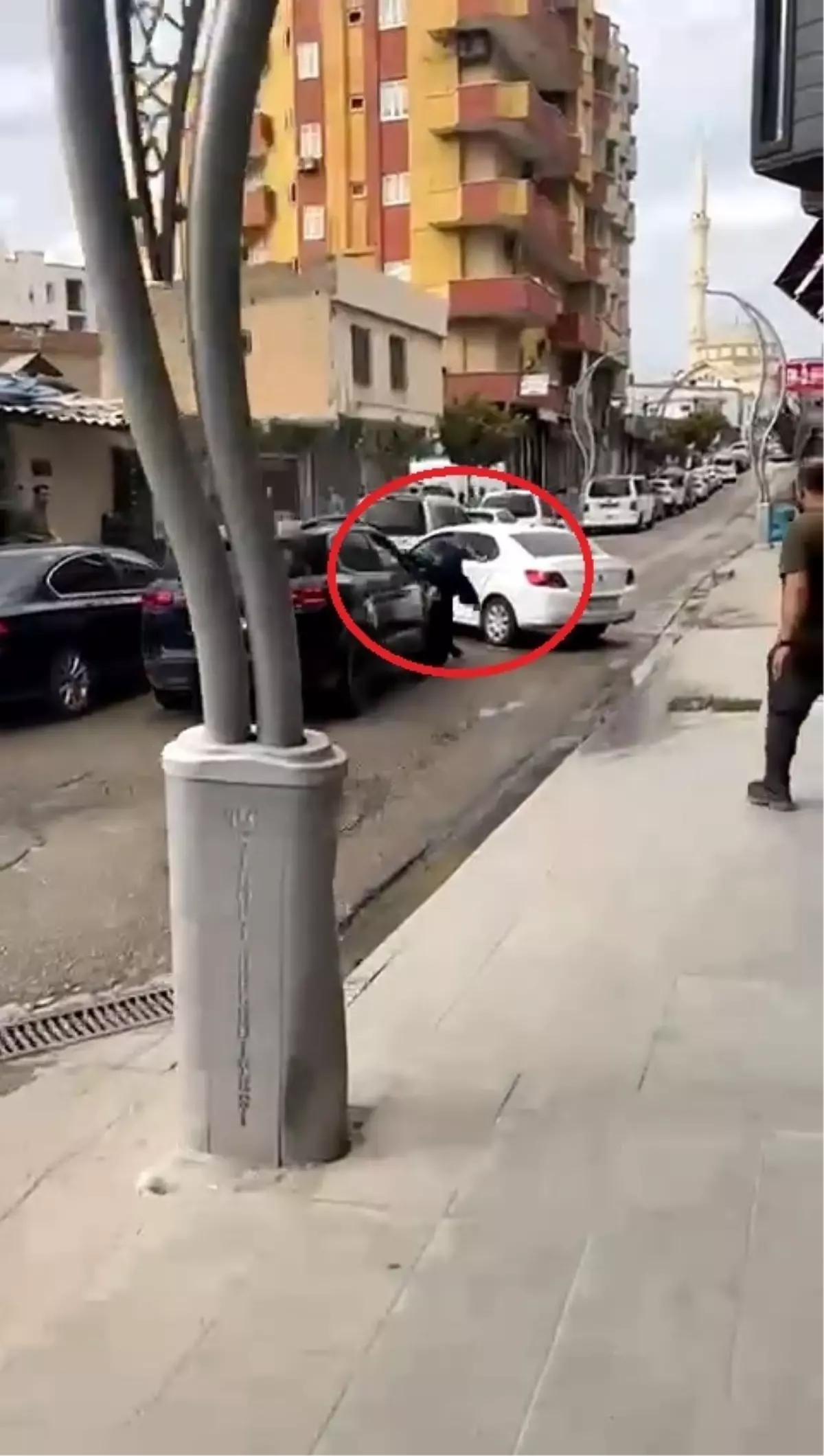 tartisma kanli bitti cip surucusu ayaklarini ezdi HHXM61JK.jpg