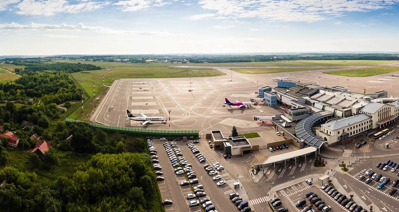 ucuslar iptal edilmisti dev havalimani hava trafigine yeniden acildi 3HlaVxcN