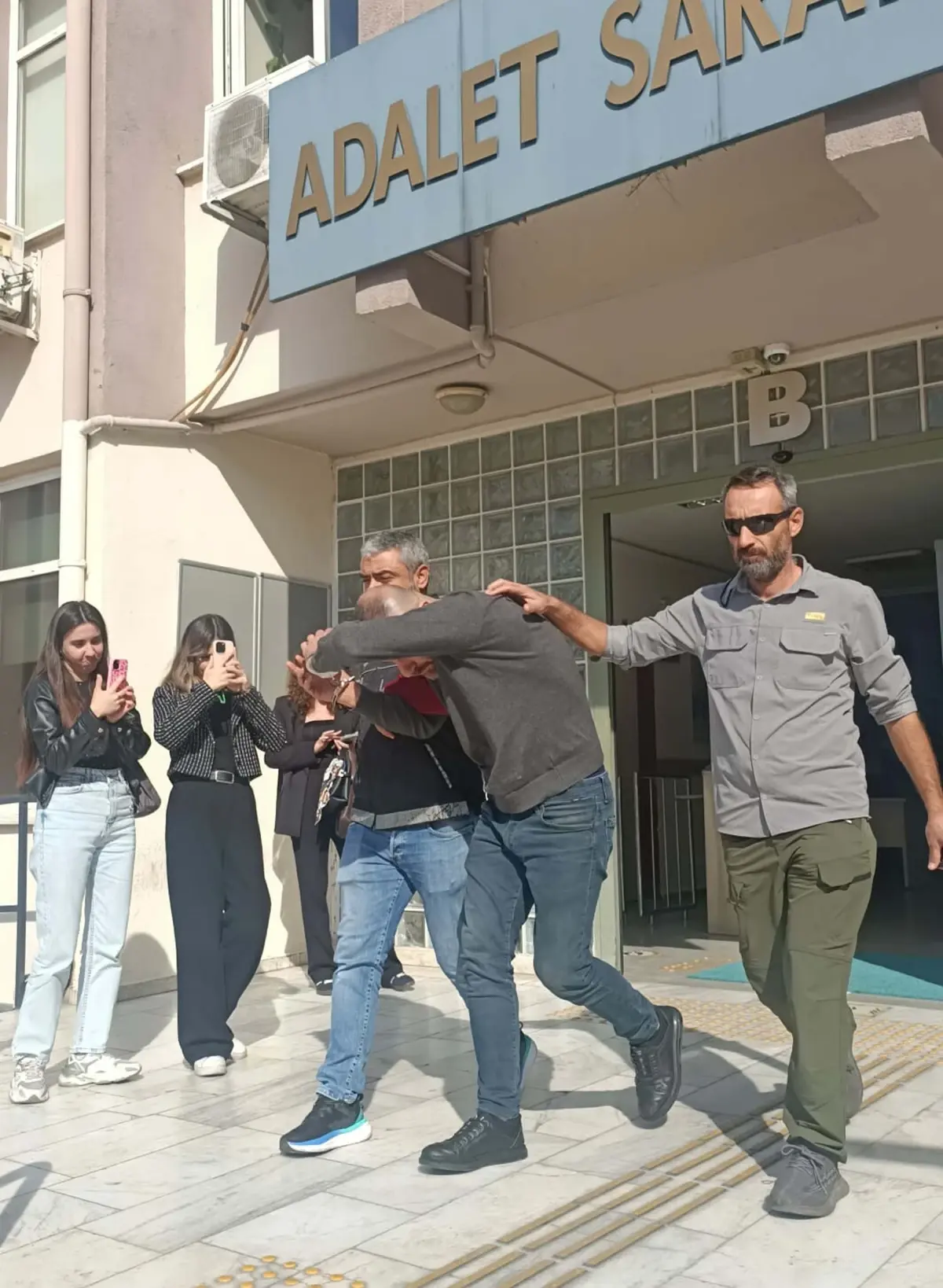 uyusturucu taciri tutuklandi TU1Kpdee.jpg