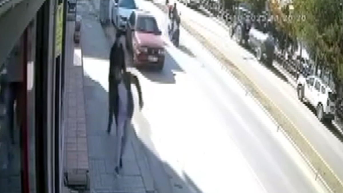 ankarada berber cikisi husumetlisini olduren sahis kameraya yakalandi tYCsBlDt.jpg