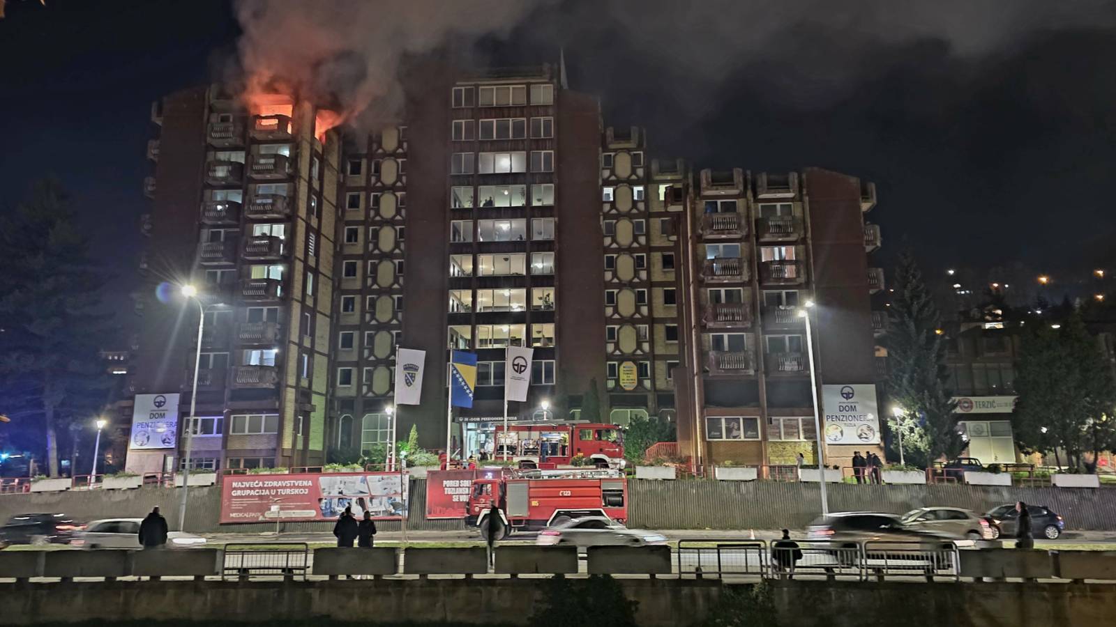 huzurevinde yangin felaketi 10 kisi hayatini kaybetti 20 kisi yaralandi 4G6ZsMtY.png