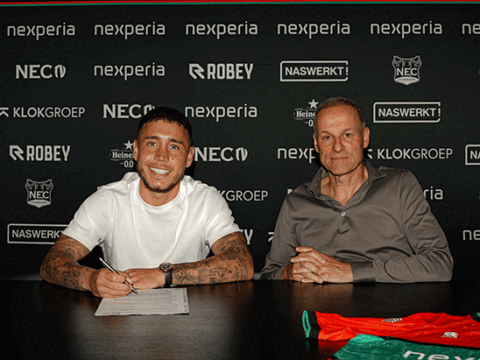 Hollanda kulubu emre moru resmen kadrosuna katti Gr1Kkgf7